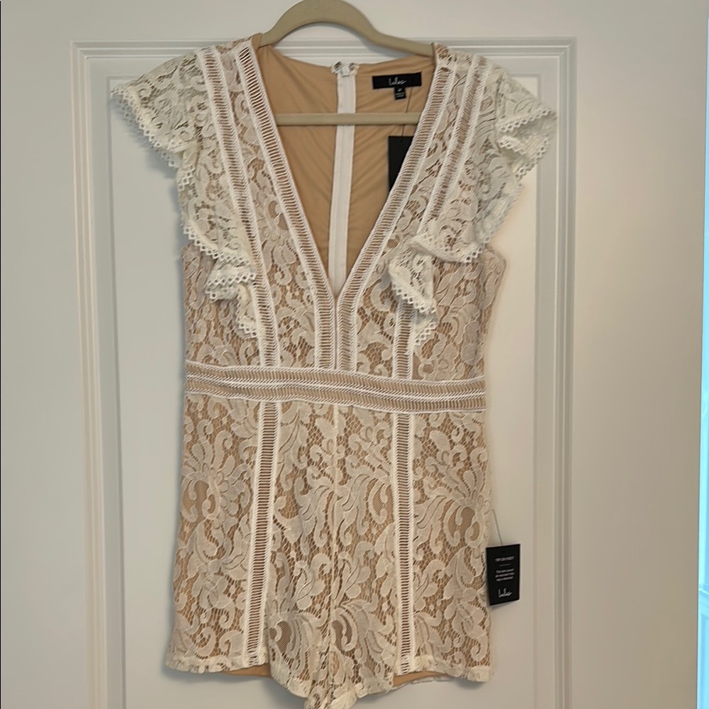 Lulus M White Lace Romper with Ruffle Sleeves
